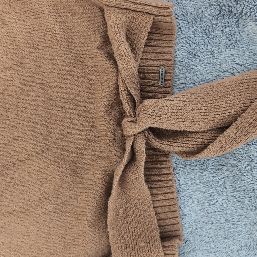Hollister Cropped Sweater - Picture 3 of 3